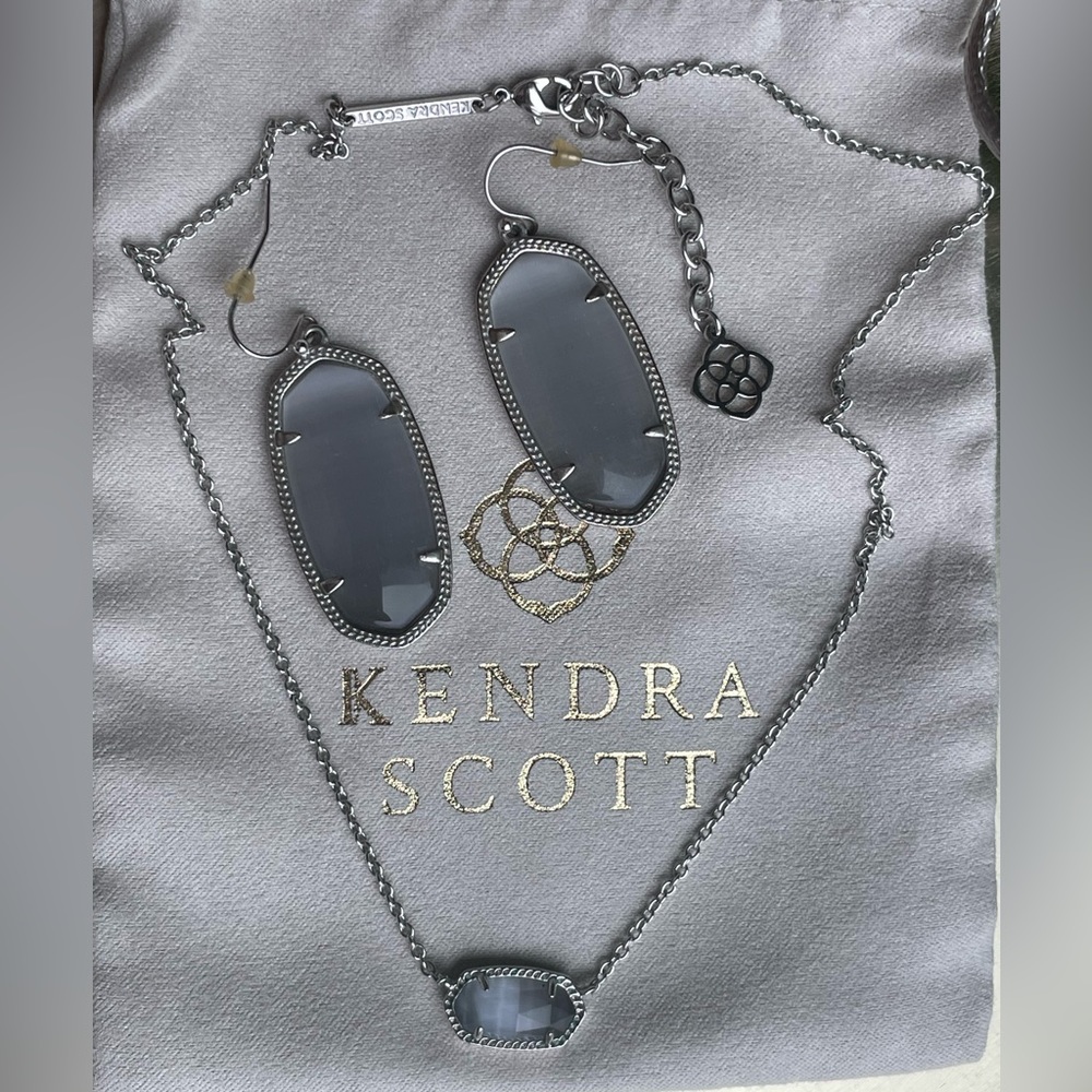 Kendra Scott set 🤍